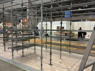 東京ビッグサイト　商品展示用足場設置