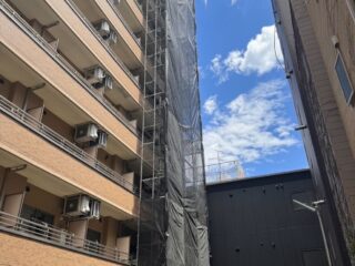 マンション　タイル部分補修　足場設置